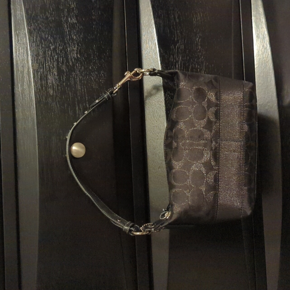 Coach signature C purse - Picture 7 of 8